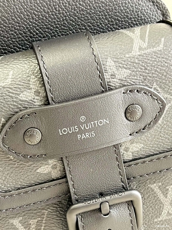 VUITTON SLINGBAG LOUIS SAUMUR 0112